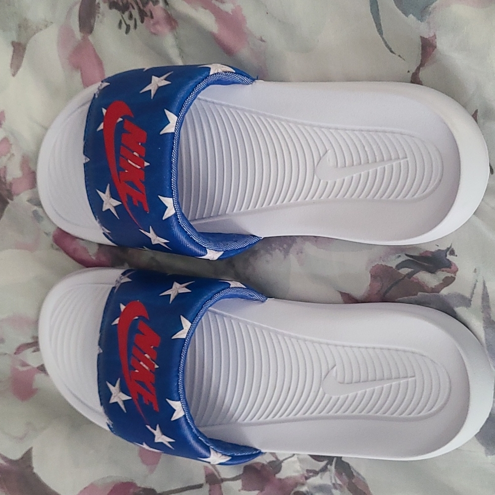 Nike slides